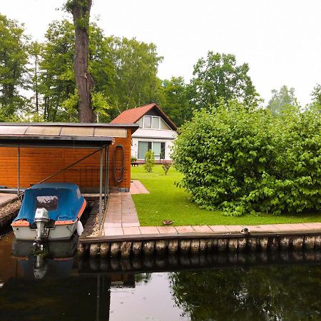 Ferienhaus Direkt An Der Spree Mit Whirlpool Und Sauna Berlin Exterior photo